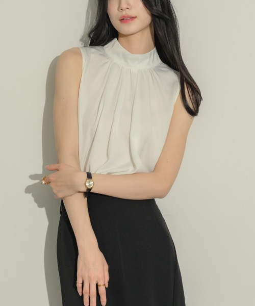NEUNA(ヌナ)の「【高見えゴージャスなブラウス】ノースリボリュームタックブラウス(シャツ/ブラウス・レディース・ホワイト/ブラック/グレイッシュベージュ/ライトグレー/アイボリー・FREE)」の22枚目の写真