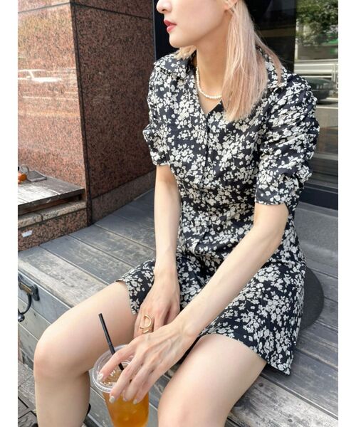 EMODA(エモダ)の「シャツカラーフレアワンピース(ワンピース・レディース・ブラック/ベージュ/その他・FREE)」の5枚目の写真