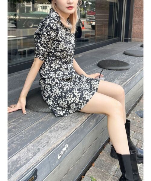 EMODA(エモダ)の「シャツカラーフレアワンピース(ワンピース・レディース・ブラック/ベージュ/その他・FREE)」の7枚目の写真