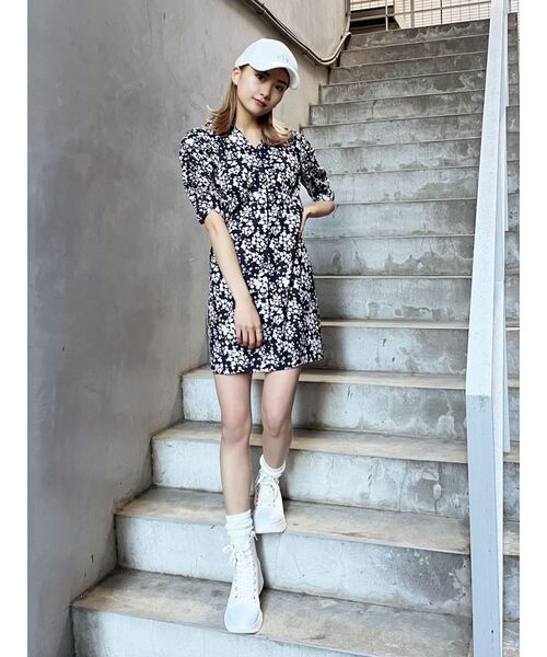 EMODA(エモダ)の「シャツカラーフレアワンピース(ワンピース・レディース・ブラック/ベージュ/その他・FREE)」の10枚目の写真