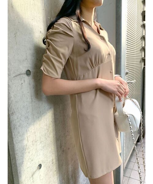 EMODA(エモダ)の「シャツカラーフレアワンピース(ワンピース・レディース・ブラック/ベージュ/その他・FREE)」の12枚目の写真