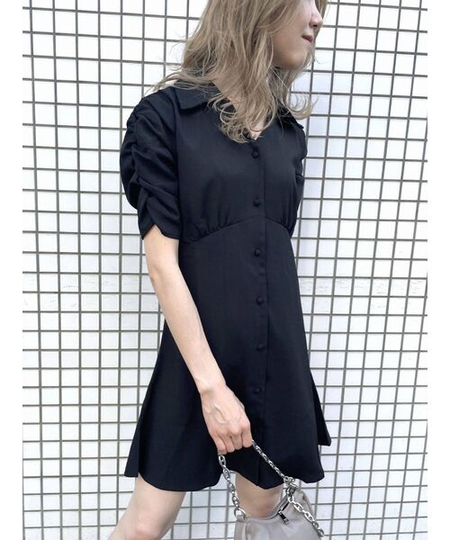 EMODA(エモダ)の「シャツカラーフレアワンピース(ワンピース・レディース・ブラック/ベージュ/その他・FREE)」の16枚目の写真