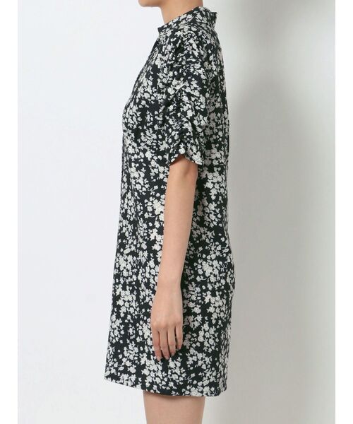 EMODA(エモダ)の「シャツカラーフレアワンピース(ワンピース・レディース・ブラック/ベージュ/その他・FREE)」の18枚目の写真