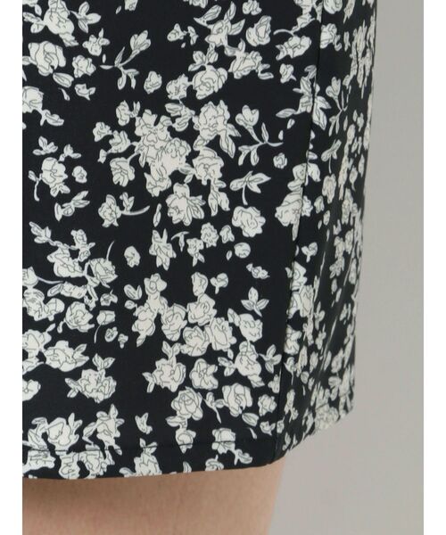 EMODA(エモダ)の「シャツカラーフレアワンピース(ワンピース・レディース・ブラック/ベージュ/その他・FREE)」の22枚目の写真