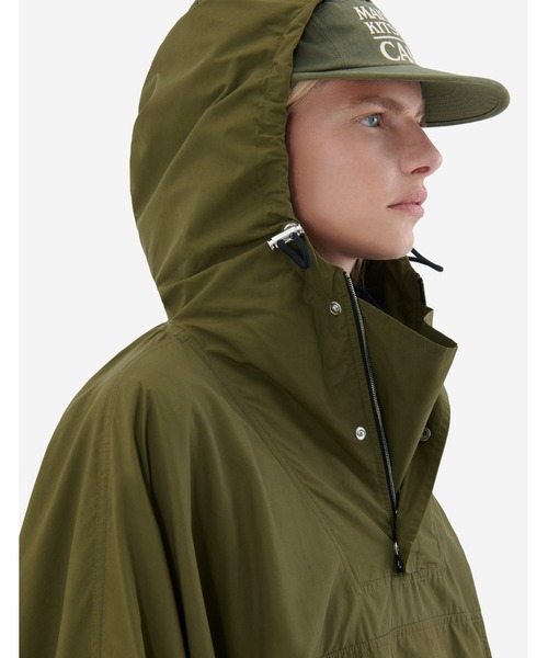 Maison Kitsune(メゾンキツネ)の「MK CAMP HOODED CAPE Maison Kitsune(メゾンキツネ)の「MK CAMP HOODED CAPE