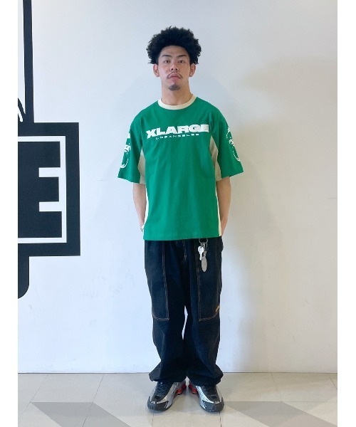 XLARGE（エクストララージ）の「TWO TONE SCREAMING GORILLA S/S TEE