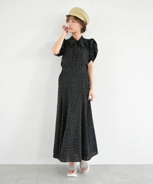 MAJESTIC LEGON(マジェスティックレゴン)の「ボウタイレディパターンブラウス(シャツ/ブラウス・レディース・ベージュ系その他2/ホワイト系その他2/ブラック系その他/ブラック/ベージュ/ホワイト系その他・MEDIUM)」の19枚目の写真