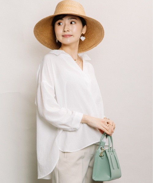 ELVENCE DEUX(エルベンスドゥ)の「スキッパーPOシャツ(シャツ/ブラウス・レディース・オフホワイト/グリーン/パープル/ブラック・MEDIUM/LARGE)」の2枚目の写真