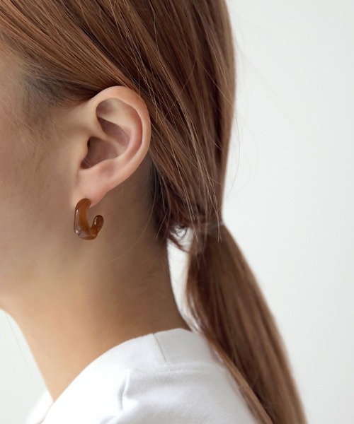 UNE MANSION（ユヌマンション）の「マーブルホマイカピアス（ピアス（両耳用）・レディース・ブラウン/グリーン/アイボリー・ONE SIZE）」の18枚目の写真