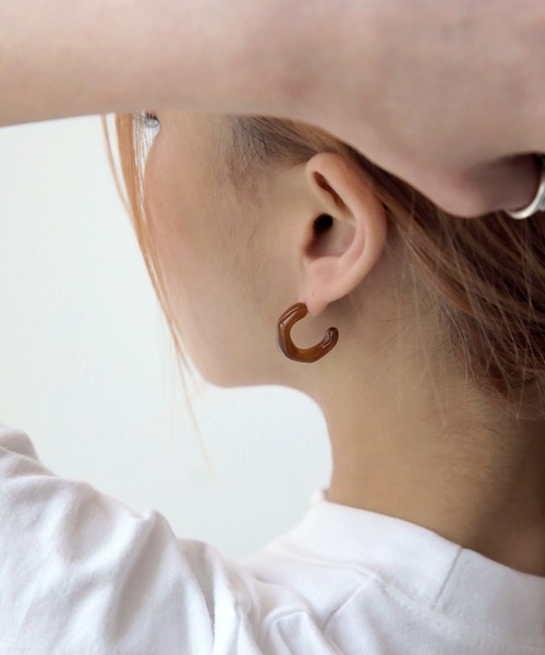 UNE MANSION（ユヌマンション）の「マーブルホマイカピアス（ピアス（両耳用）・レディース・ブラウン/グリーン/アイボリー・ONE SIZE）」の19枚目の写真