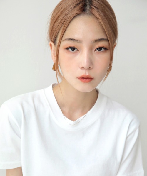 UNE MANSION（ユヌマンション）の「マーブルホマイカピアス（ピアス（両耳用）・レディース・ブラウン/グリーン/アイボリー・ONE SIZE）」の5枚目の写真