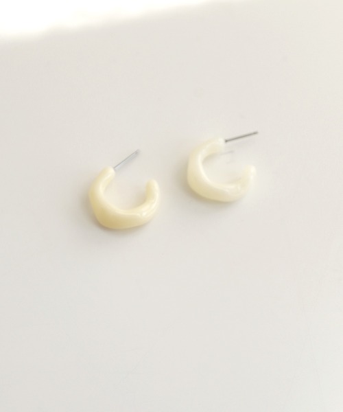 UNE MANSION（ユヌマンション）の「マーブルホマイカピアス（ピアス（両耳用）・レディース・ブラウン/グリーン/アイボリー・ONE SIZE）」の9枚目の写真