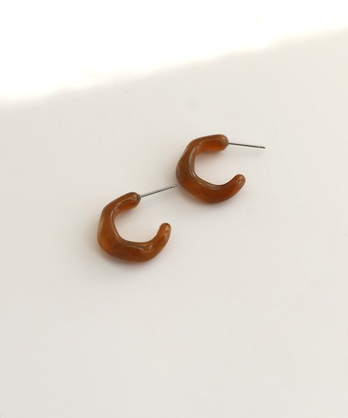 UNE MANSION（ユヌマンション）の「マーブルホマイカピアス（ピアス（両耳用）・レディース・ブラウン/グリーン/アイボリー・ONE SIZE）」の11枚目の写真