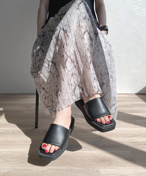 MAMIAN（マミアン）の「厚底 プラットフォーム サンダル (3.5cmソール)（サンダル・レディース・ホワイト/ブラック/ブラック×グリーン/グレイッシュベージュ・LL/S/M/L）」の22枚目の写真