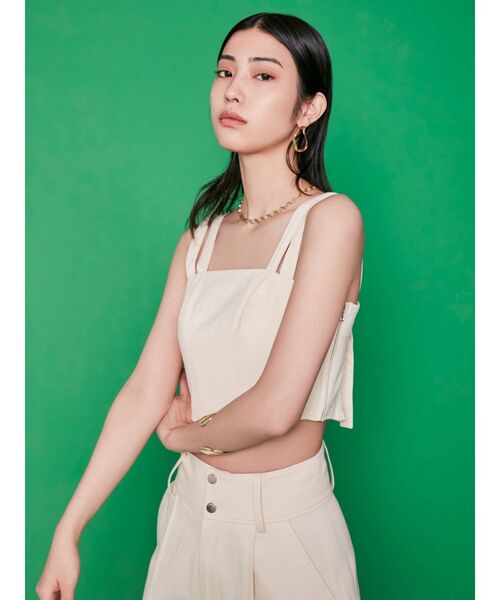 EMODA(エモダ)の「ダブルストラップショートビスチェ(タンクトップ・レディース・アイボリー/ブラック/ベージュ/ブルー・FREE)」の5枚目の写真