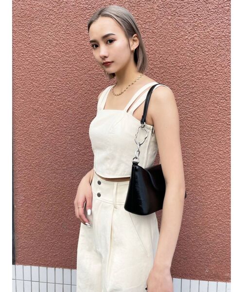 EMODA(エモダ)の「ダブルストラップショートビスチェ(タンクトップ・レディース・アイボリー/ブラック/ベージュ/ブルー・FREE)」の9枚目の写真