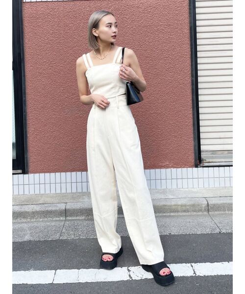 EMODA(エモダ)の「ダブルストラップショートビスチェ(タンクトップ・レディース・アイボリー/ブラック/ベージュ/ブルー・FREE)」の11枚目の写真