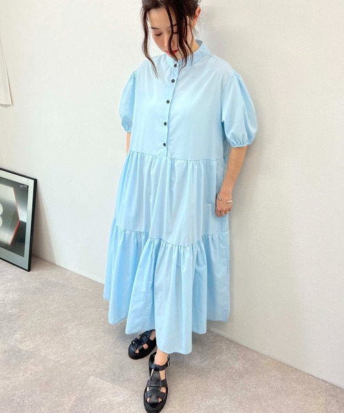 toucher du brise(トゥシェドブリーズ)の「ボリュームスリーブ ティアード ロングワンピース(ワンピース・レディース・ブラック/オフホワイト/カーキ/ブルー・M)」の1枚目の写真