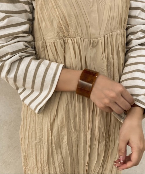 apres jour clair（アプレジュールクレア）の「【apres jour clair×ARIAZ】クリアBIGバングル【ZOZOTOWN限定アイテム】（バングル/リストバンド・レディース・ライトブラウン・FREE）」の2枚目の写真