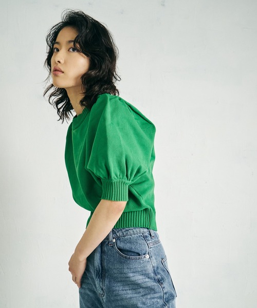 4youstory(フォーユーストーリー)の「【4youstory】ボリュームスリーブトップス(Tシャツ/カットソー・レディース・ブラック/グリーン/アイボリー・FREE)」の19枚目の写真