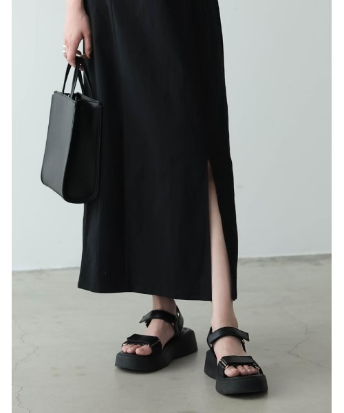 Re:EDIT（リエディ）の「フロントスリットキャミワンピース（ジャンパースカート・レディース・グリーン/ベージュ/オレンジ/ブラック/ブルー・MEDIUM/SHORT/LARGE）」の9枚目の写真