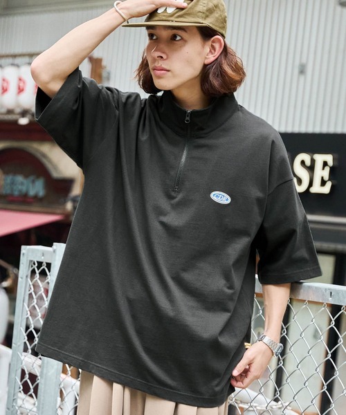 MONO-MART（モノマート）の「【CODDERR】ハーフジップ ワッペンロゴ刺繍 ビッグシルエット半袖Tシャツ（Tシャツ/カットソー・メンズ・オフホワイト/グリーン/ブラック/ネイビー・M/L）」の16枚目の写真
