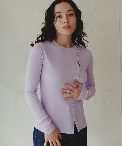 Kari & lili（カウリアンドリィリィ）の「design rib tops（Tシャツ/カットソー・レディース・ライトパープル/ブラック・FREE）」の6枚目の写真