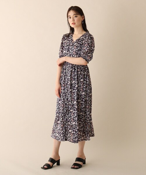 OPAQUE.CLIP（オペークドットクリップ）の「◆ヴィンテージフラワーワンピース（ワンピース・レディース・ベージュ系/ネイビー系・36/38）」の9枚目の写真