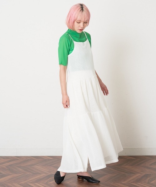 A de a.v.v（アードアー・ヴェ・ヴェ）の「［SET UP対応／2WAY］メッシュティアードキャミワンピース（ワンピース・レディース・ホワイト/ブラック・SMALL/MEDIUM）」の3枚目の写真
