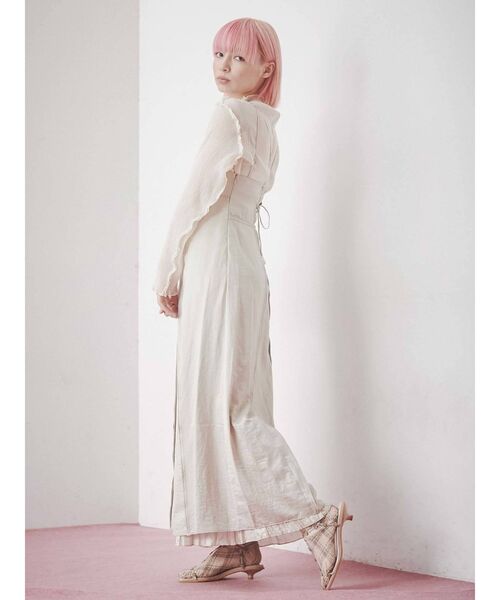 merry jenny（メリージェニー）の「satinアシメストラップキャミワンピース（ワンピース・レディース・ベージュ/ピンク/ブルー・FREE）」の16枚目の写真