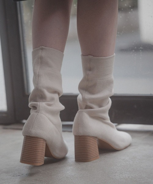 Andemiu（アンデミュウ）の「ニットブーツ156870（ブーツ・レディース・オフホワイト/ブラック・SMALL/MEDIUM/LARGE）」の12枚目の写真