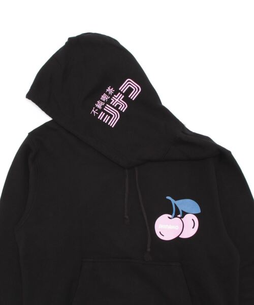 FRUIT OF THE LOOM(フルーツオブザルーム)の「『しなこ』×『不純喫茶ドープ』/パーカー チェリー(パーカー・レディース・ブラック/ピンク/ホワイト/ブルー/パープル・L/S/M/XL)」の6枚目の写真