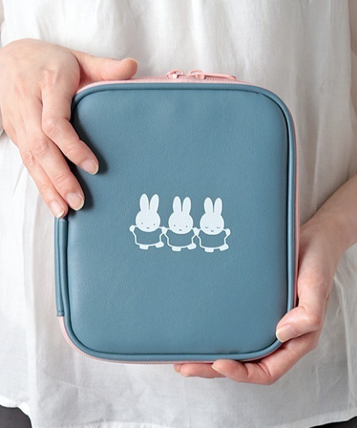 Miffy（ ミッフィー）の「Miffy/バイカラーマルチステーショナリーポーチ（ポーチ・レディース・ベージュ/ネイビー/グレー/グリーン・FREE）」の4枚目の写真