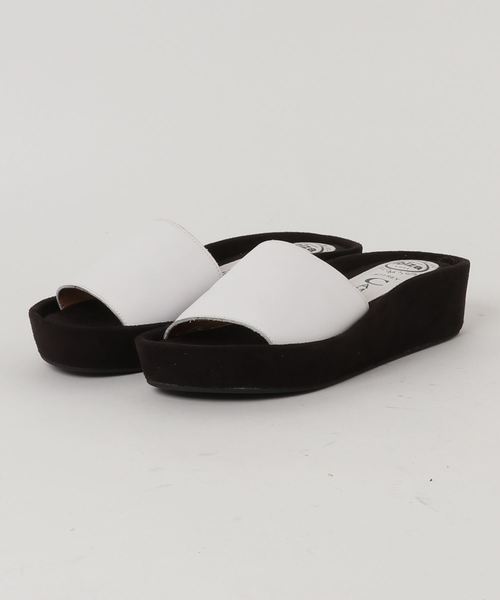 Jeffrey Campbell(ジェフリーキャンベル)の「シャワーサンダル(サンダル・レディース・ホワイト/シルバー・38/36/37/39/35)」の1枚目の写真