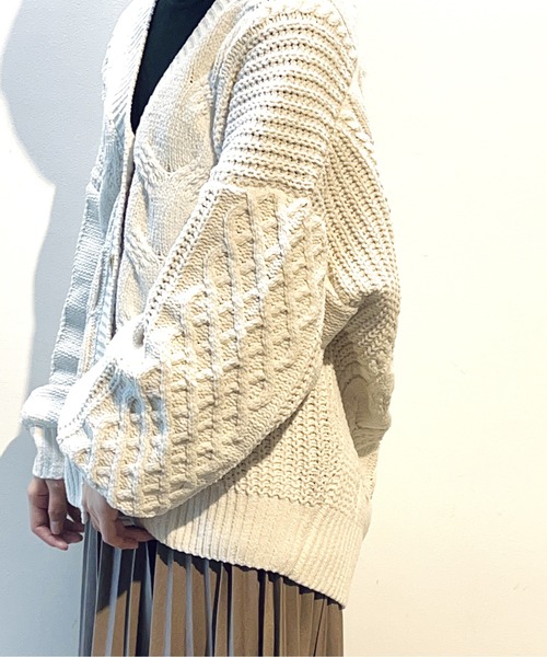 one way(ワンウェイ)の「マットモール糸ケーブルカーディガン(カーディガン/ボレロ・レディース・オレンジ/ホワイト/ライトブルー/ライトピンク/ライトグレー・FREE)」の8枚目の写真