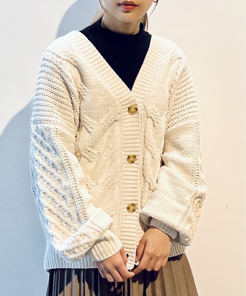one way（ワンウェイ）の「マットモール糸ケーブルカーディガン