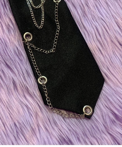 almo（アルモ）の「星チャーム付きネクタイ(BQ)（ネクタイ・レディース・ブラック・FREE）」の5枚目の写真