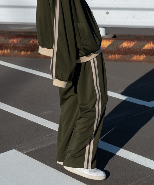 Perushu(ペルーシュ)の「ワイドストレートトラックパンツ(セットアップ着用可)(その他パンツ・メンズ・ネイビー/オリーブ/ブラウン/オレンジ・MEDIUM/SMALL/LARGE)」の17枚目の写真
