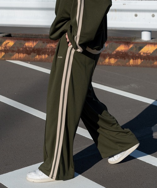 Perushu(ペルーシュ)の「ワイドストレートトラックパンツ(セットアップ着用可)(その他パンツ・メンズ・ネイビー/オリーブ/ブラウン/オレンジ・MEDIUM/SMALL/LARGE)」の14枚目の写真