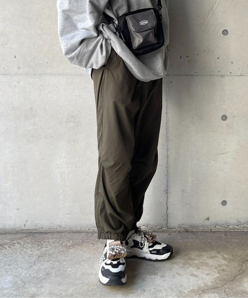 CPCM(シーピーシーエム)の「ナイロントラックパンツ(その他パンツ・メンズ・カーキ/ブラック/グレイッシュベージュ・MEDIUM/LARGE)」の12枚目の写真