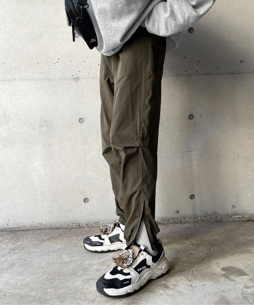 CPCM(シーピーシーエム)の「ナイロントラックパンツ(その他パンツ・メンズ・カーキ/ブラック/グレイッシュベージュ・MEDIUM/LARGE)」の13枚目の写真