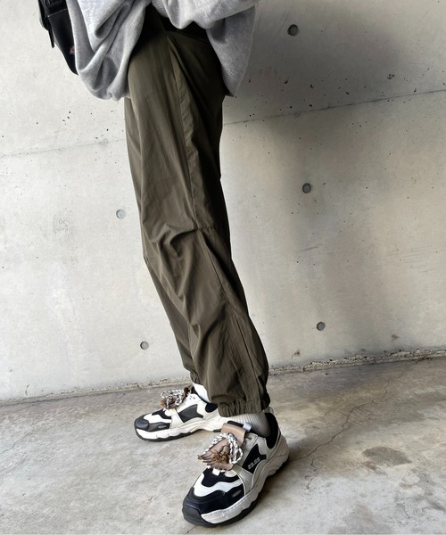 CPCM(シーピーシーエム)の「ナイロントラックパンツ(その他パンツ・メンズ・カーキ/ブラック/グレイッシュベージュ・MEDIUM/LARGE)」の14枚目の写真