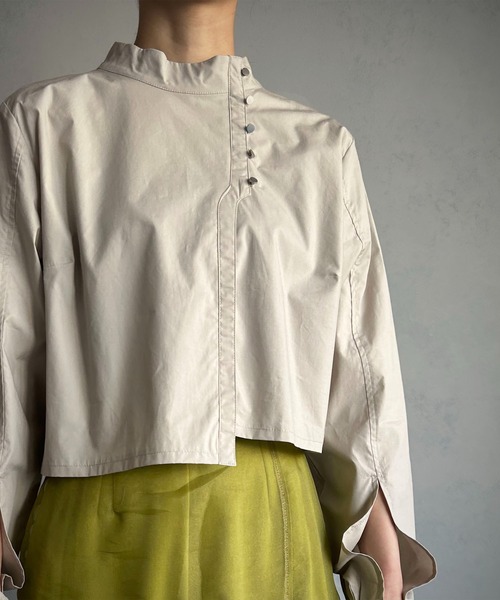 &g'aime（アンジェム）の「【＆g'aime】袖スリットショートブラウス（シャツ/ブラウス・レディース・ホワイト/ブラック/グレイッシュベージュ・FREE）」の5枚目の写真