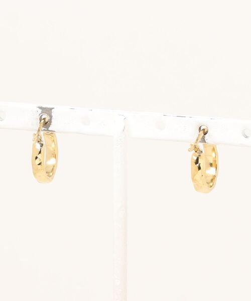 ieLS(イエルズ)の「金属アレルギー対応 「ieLS」ステンレス クロッシング デザインフープピアス(ピアス(両耳用)・メンズ・ゴールド系その他/ゴールド系その他2/ゴールド系その他3・ONE SIZE)」の7枚目の写真