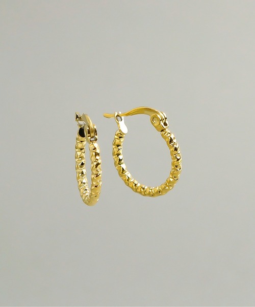 ieLS(イエルズ)の「金属アレルギー対応 「ieLS」ステンレス クロッシング デザインフープピアス(ピアス(両耳用)・メンズ・ゴールド系その他/ゴールド系その他2/ゴールド系その他3・ONE SIZE)」の2枚目の写真
