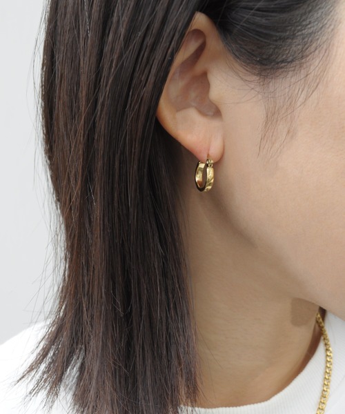 ieLS(イエルズ)の「金属アレルギー対応 「ieLS」ステンレス クロッシング デザインフープピアス(ピアス(両耳用)・メンズ・ゴールド系その他/ゴールド系その他2/ゴールド系その他3・ONE SIZE)」の6枚目の写真