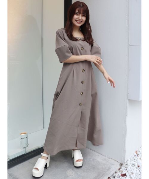 MURUA（ムルーア）の「フロントボタンスクエアワンピース
