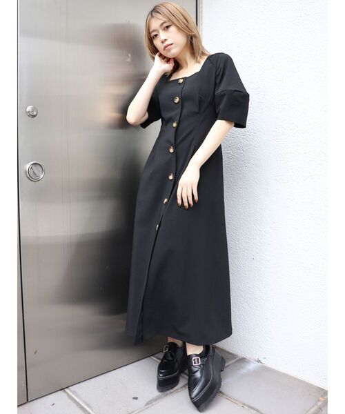 MURUA（ムルーア）の「フロントボタンスクエアワンピース