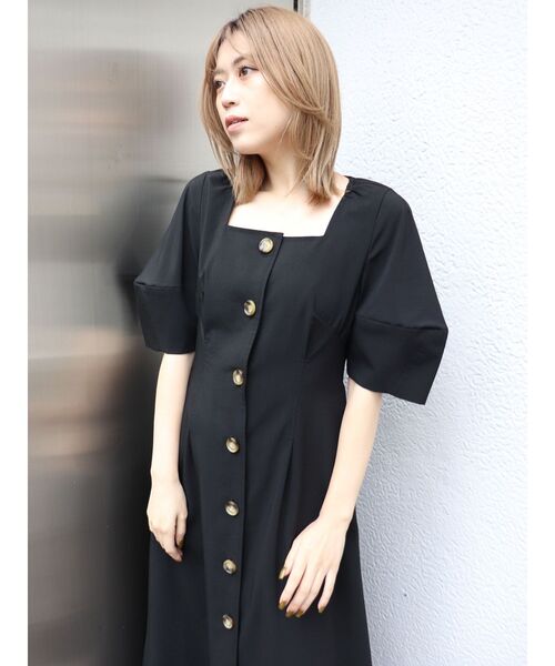 MURUA（ムルーア）の「フロントボタンスクエアワンピース