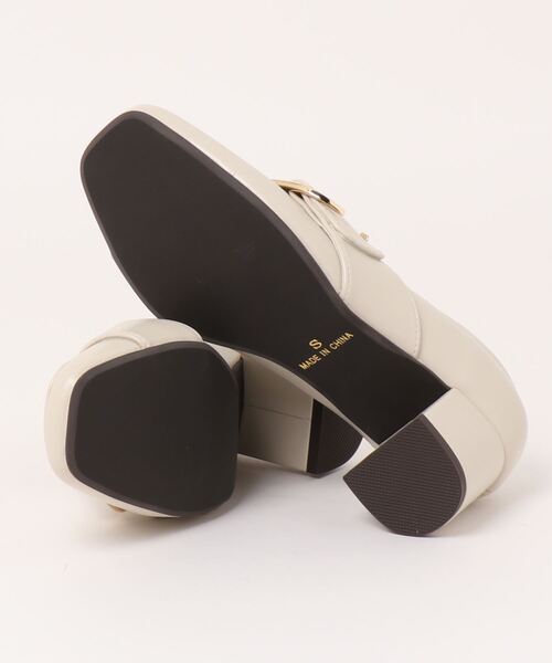 AZUL by moussy(アズールバイマウジー)の「DIAGONAL BELT BUCKLE LOAFER/ダイアゴナルベルトバックルローファー(ローファー・レディース・ブラック/ライトベージュ・LL/LARGE/MEDIUM/SMALL)」の3枚目の写真